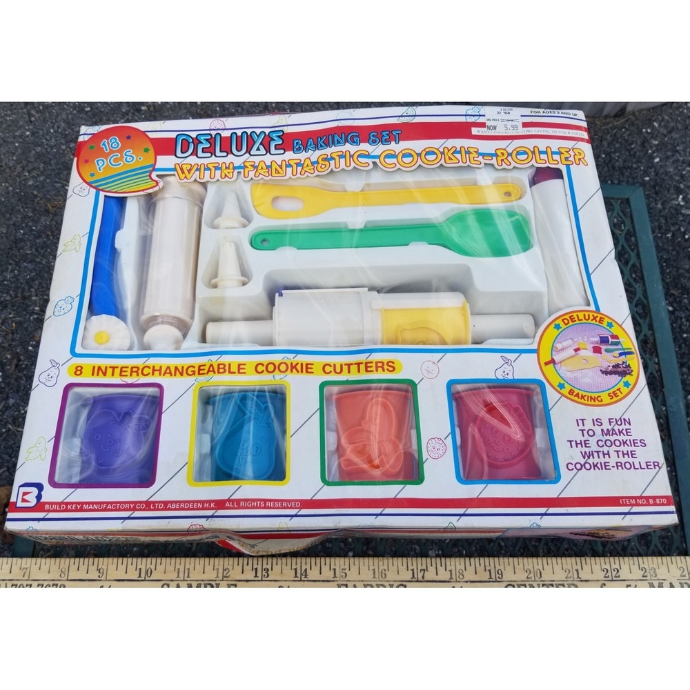 Vintage Deluxe Baking Set Toy NIB About 1970's